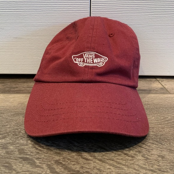 maroon vans hat